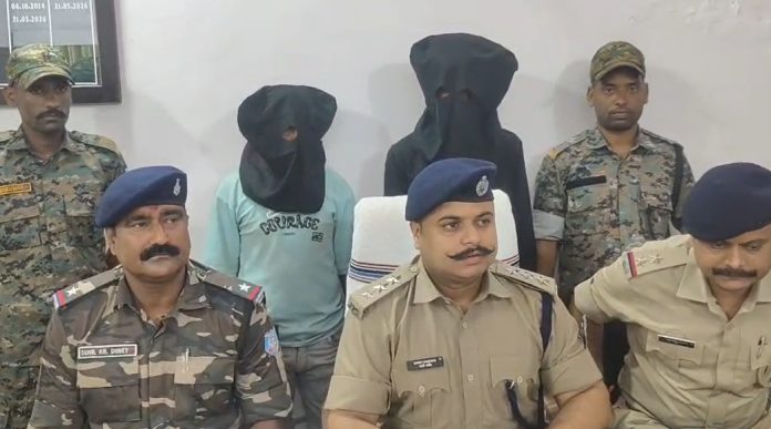 Chatra News, Hunterganj Police, Poultry Farm Theft, Jharkhand Crime, Bike Recovery, Arrests