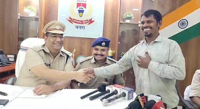 Chatra Police, Operation 30 Lakh, Auto Driver Kidnapping, Bihar Forests, Ransom Demanded, Jharkhand Crime