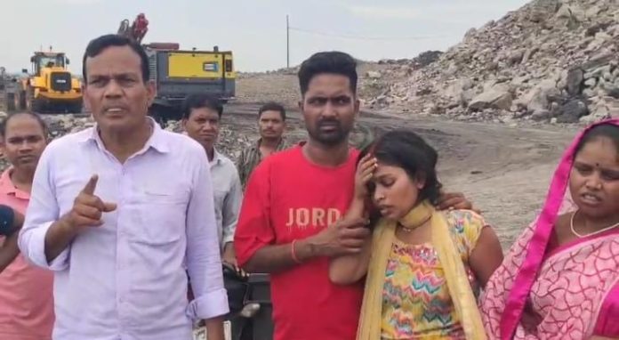 Giridih News, CCL Kabribad Coal Mine, Sono Das Death, CCL Management Negligence, Jharkhand Coal Mine Accident, Protests in Giridih, Mine Water Drowning