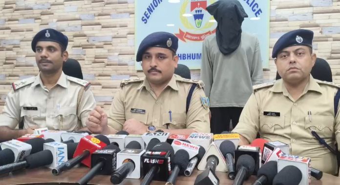 Jamshedpur News, Jugsalai Police Station, Ganja Seizure Jamshedpur, Tatanagar RPF, Drug Smuggling Jharkhand, Manish Yadav Arrested, Crime News Jharkhand
