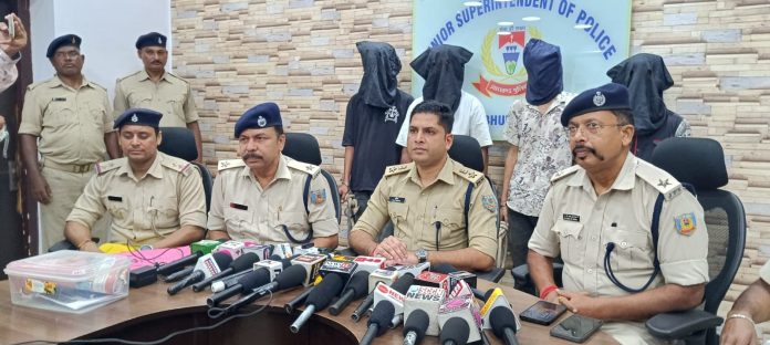 Jamshedpur News, Sakchi, Sitaramdera, Online Betting, Goa Star App, Gambling Raid, Jamshedpur Police, Jharkhand News