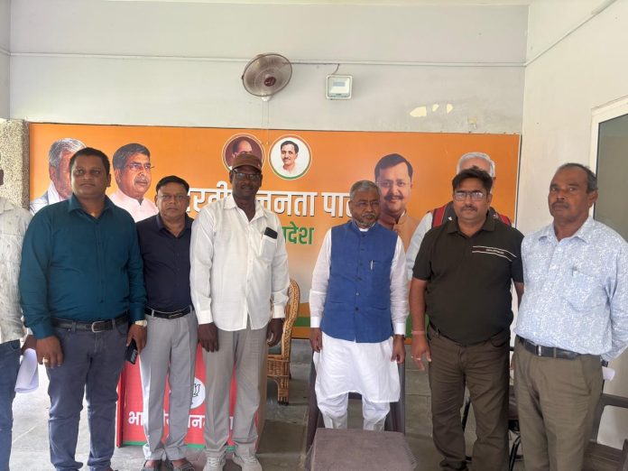 Koderma News, Babulal Marandi, Mica Workers Union, Mica
