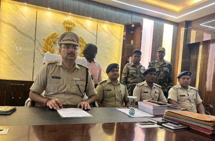 Pakur crime news, Jharkhand murder case, Amrapara police station, Gram Pradhan killed, SIT investigation, Pakur police, criminal arrest