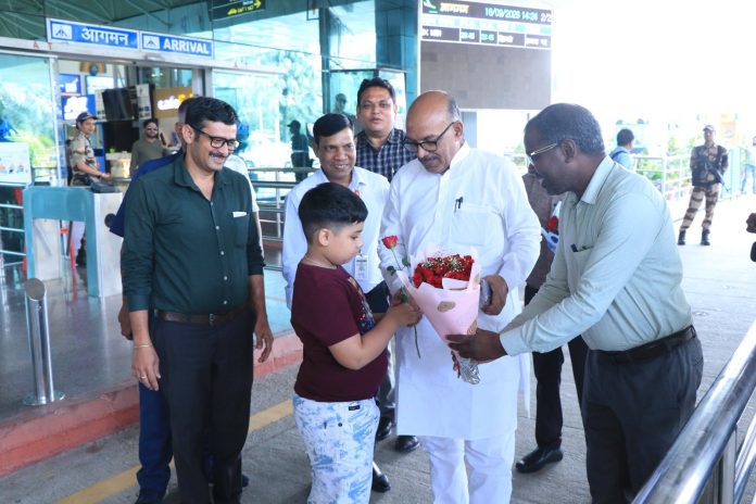 Rabindranath Mahto, Jharkhand Assembly Speaker, Ranchi Airport, Grandson, Emotional Moment, Jharkhand News