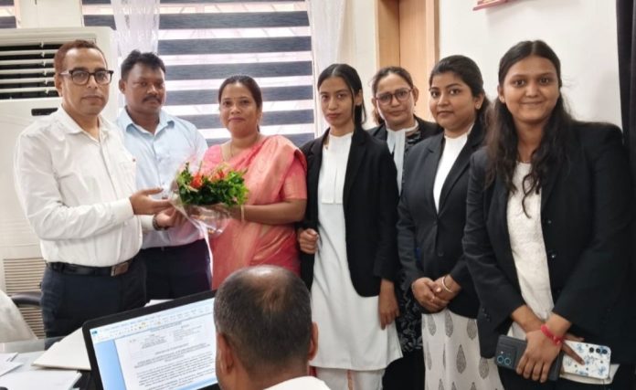 Ranchi, Jharkhand News, Ranchi Mediation Centre, Mediation Centre, Family Dispute, Family Court, Marital Dispute, Couple Reconciliation, Legal Mediation, DLSA Ranchi, Rakesh Roshan, Jyoti Toppo, Praveen Kerketta, Maintenance Case, Ranchi Civil Court, Jharkhand Judiciary