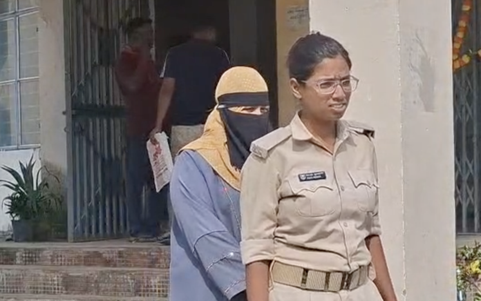 शादीशुदा महिला का खुला राज