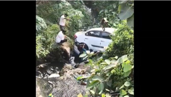 Bokaro news, Bokaro car accident, Ukrid More, NH 23 accident, Sector 12 police station, car airbags saved life, Jharkhand news