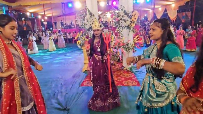 Chatra news, Mayurhand Dandiya night, Durga Puja celebration, Chatra police, Rahul Dubey, Dandiya festival Jharkhand, cultural news
