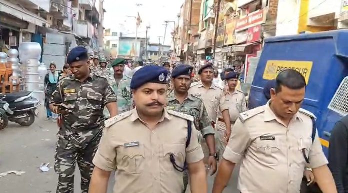 Chatra police, Mock drill Chatra, Dussehra security, SP Animesh Naithani, SDPO Sanni Vardhan, Keshari Chowk, Jharkhand news