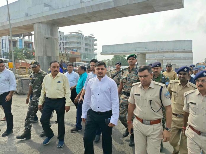 Dhanbad News, Govindpur News, Jharkhand News, Dhanbad Administration, Bulldozer Action, Anti Encroachment Drive, Aditya Ranjan, Prabhat Kumar SSP, Illegal Encroachment
