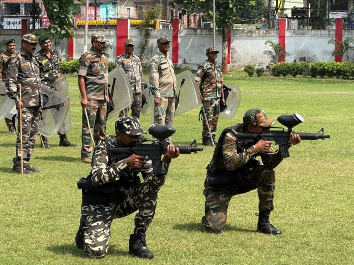 Dhanbad news, Dhanbad Police, Dussehra security, mock drill, SP Prabhat Kumar, crowd management, Jharkhand news