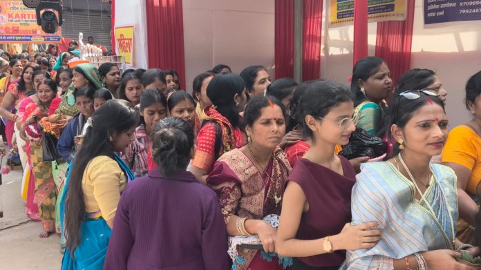 Giridih News, Maha Ashtami, Maa Mahagauri, Sharadiya Navratri 2026, Puja Pandals Giridih, Jharkhand News
