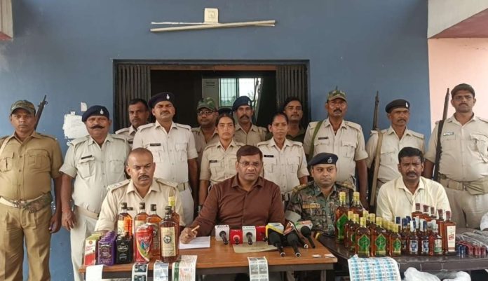 Giridih news, Bagodar police raid, illegal liquor factory busted, excise department Jharkhand, Dhananjay Kumar Ram SDPO, liquor seizure Jharkhand, crime news Giridih