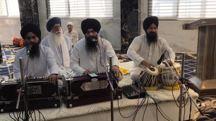 Giridih news, Guru Ramdas Ji Prakash Parv, Giridih Gurudwara, Gunwant Singh Mongia, Sikh community Giridih, Jharkhand news, Harmandir Sahib history