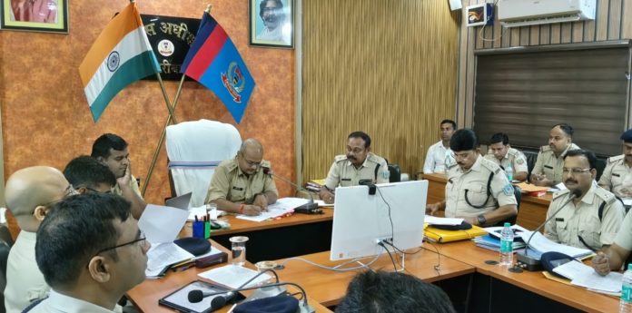 Hazaribagh news, Hazaribagh police, crime review meeting, Durga Puja security, Diwali security, women safety, Jharkhand news
