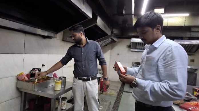 Hazaribagh news, Hotel Vinayak, Food Safety Department, inspection raid, Durga Puja food safety, Jharkhand health, local updates