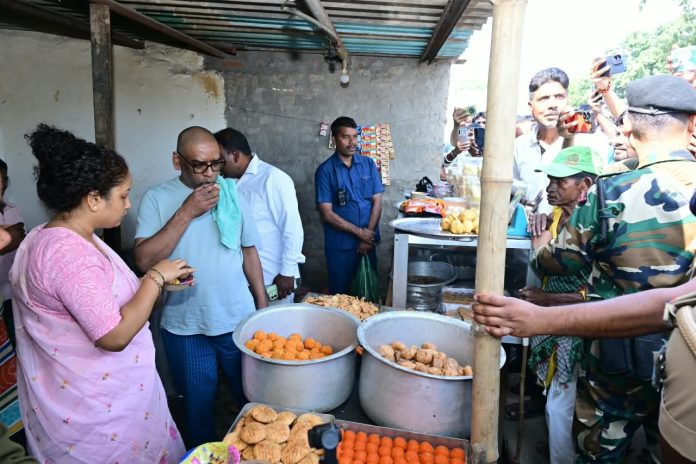 Hemant Soren, Kalpana Soren, Kasmar Bokaro, Tea and Pakoda, Jharkhand Chief Minister, Nemra Village, DC Ajay Nath Jha, Jharkhand News, Political News
