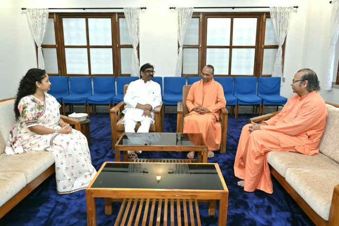 Hemant Soren, Kalpana Soren, Yogoda Satsanga Ashram, Ranchi News, Paramahansa Yogananda, Swami Ishwarananda, Jharkhand CM, Ranchi News Today