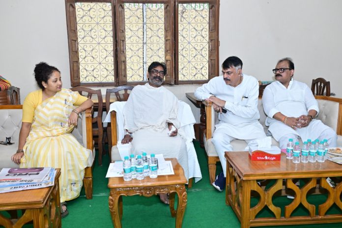 Hemant Soren, Rupi Soren, Nemra village, Ramgarh news, Jharkhand Chief Minister, political condolences, Jharkhand news