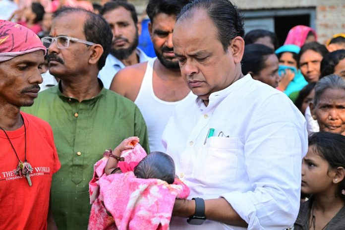 Irfan Ansari, Jharkhand Health Minister, Jamtara news, Borwa village news, orphan child adopted, Jharkhand political news