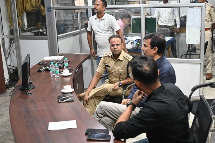 Jamshedpur News, Durga Puja 2026, SSP Ahtesham Waqarib, Jamshedpur Police, CCR Control Room, CCTV Monitoring, East Singhbhum, Festival Security, Jharkhand News