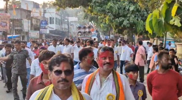Jamshedpur News, Steel City, Durga Puja Immersion, Sindoor Khela, Swarnarekha Ghat, DC Rajiv Ranjan, SSP Dr Ahtesham Waqarib, Jharkhand News, Vijayadashami