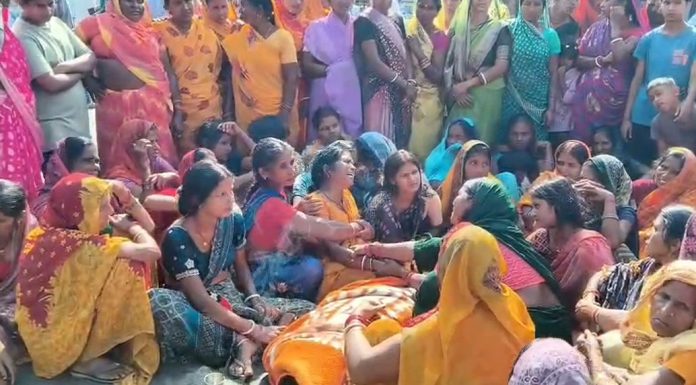 Koderma News, Jharkhand News, Jhumri Telaiya, Gumo Chowk Accident, NH-20 Accident, Ertiga Car
