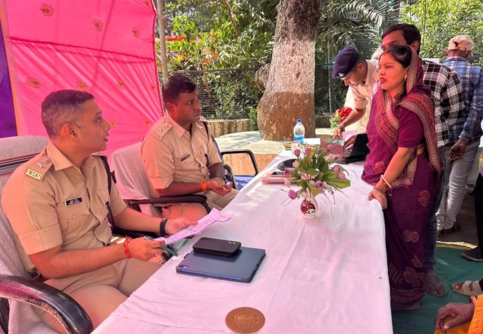 Latehar police, SP Kumar Gaurav, Thana Divas, Jharkhand police, public grievances, local news, police feedback