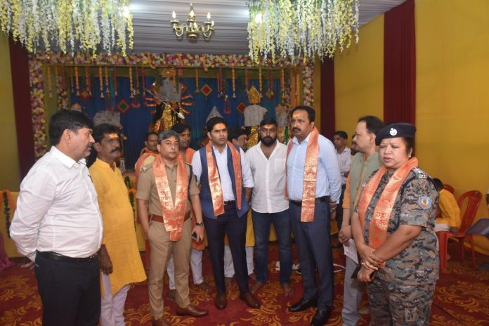 Lohardaga news, Durga Puja 2026 Lohardaga, DC Sandeep Kumar Meena, SP Sadik Anwar Rizvi, pandal inspection, security arrangements, Jharkhand police