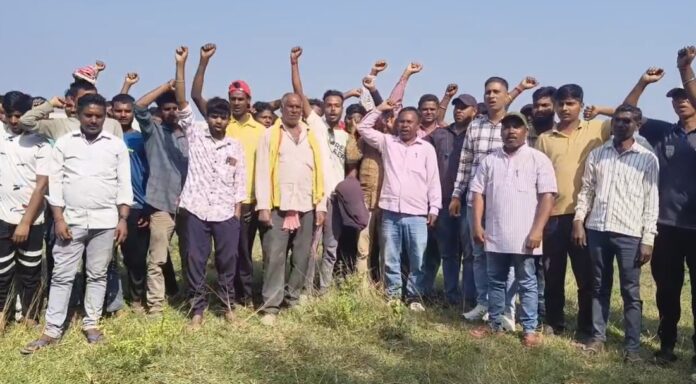 Patratu news, PVUNL ash dam, Balkudra Rasda Gegda Jaynagar, displaced villagers protest, employment compensation, Vijay Munda, Jharkhand news