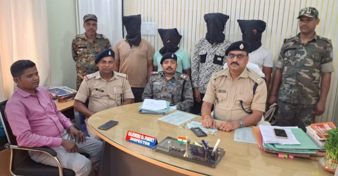 Ramgarh News, Ramgarh Police, SP Mukesh Kumar Lunayat, Absconders Arrested, Jharkhand Police, Crime News Ramgarh, Judicial Custody