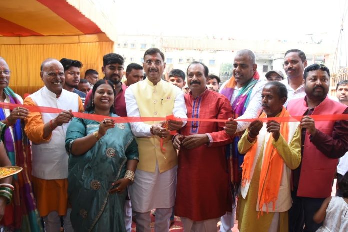 Ranchi News, Bariyatu Durga Puja, Sanjay Seth, Roshni Khalkho, Samري Lal, Jharkhand Festival