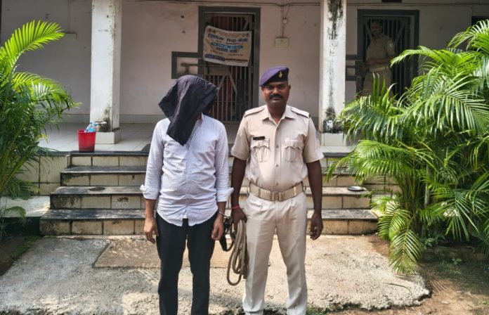 Ranchi news, Durga Puja Pandal illegal liquor, Sukhdeonagar police station, bootlegger arrested Ranchi, illegal alcohol seizure, Hesel Nayak Chowk Ranchi