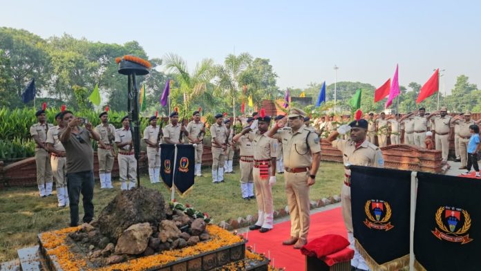 Sahibganj News, Police Commemoration Day, SP Amit Kumar Singh, Martyr Memorial, Jharkhand Police, Tribute, Latest News