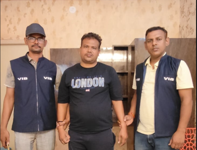 50 हजार रुपये रिश्वत लेते दारोगा गिरफ्तार