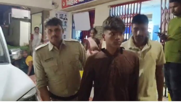 नालंदा के बैगनाबाद मोहल्ले में दो पक्षों के बीच पथराव की घटना के बाद मौके पर पहुंची पुलिस